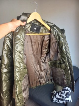 Abrigo plumífero Zara verde oliva