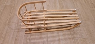 Trineo de madera tradicional
