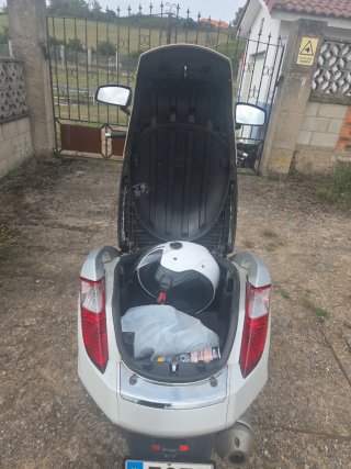 Peugeot Satelis 125cc Beige/Negro con garantía.