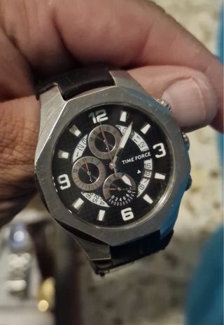 Reloj Time Force Cronógrafo Negro y Plateado