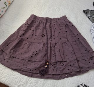 Falda corta bordada mujer