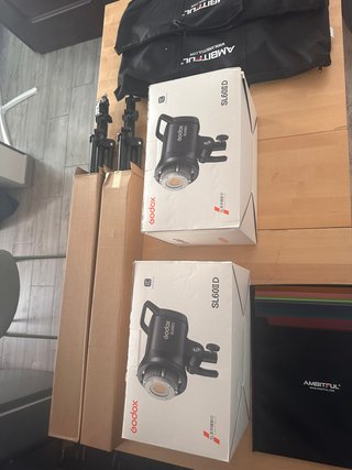 Kit 2 Focos LEX Godox SL60II D trípode y softbox