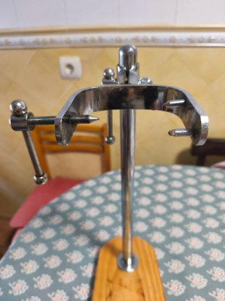 Jamonero vertical madera y metal
