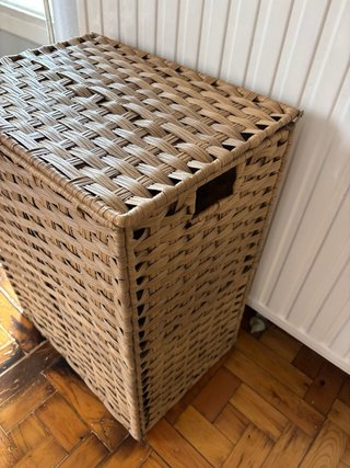 Cesta de mimbre para ropa sucia