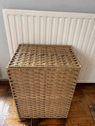 Cesta de mimbre para ropa sucia