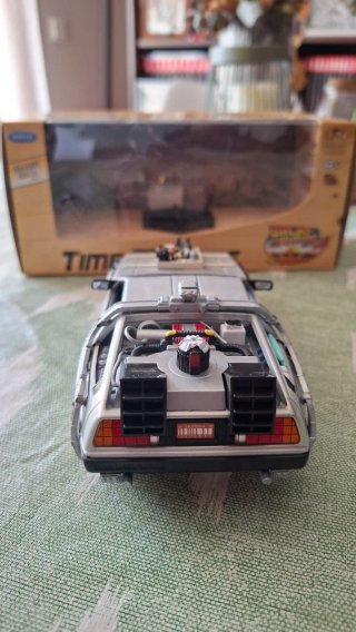 Delorean 1:24 Welly Time Machine
