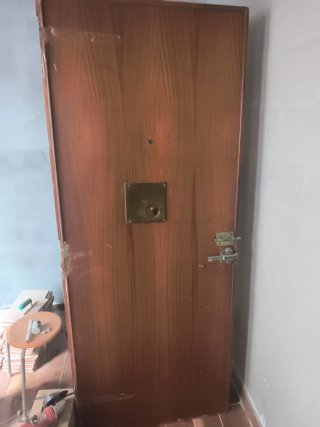 Puerta de seguridad exterior madera