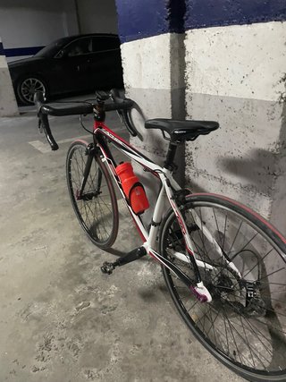 Bicicleta carretera BH niño