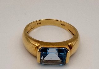 00579 ANILLO ORO CON AGUA MARINA