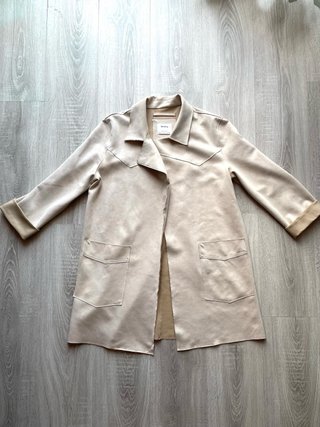 Abrigo / trench beige Bershka – talla L