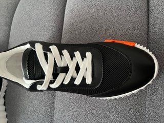 Zapatillas Hermès Negras y Blancas