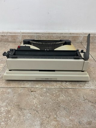 Máquina de escribir Olivetti Lettera 10