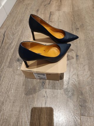 Zapatos de tacón Zara Basic azul marino talla 35