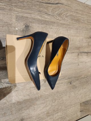 Zapatos de tacón Zara Basic azul marino talla 35