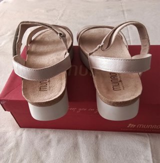 Sandalias Cómodas Munro de Tiras .