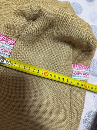 Bolsa de playa de yute con tiras rosas