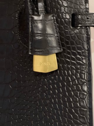 Bolso Mango efecto cocodrilo negro