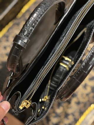 Bolso Mango efecto cocodrilo negro