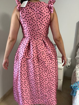 Vestido elegante rosa con lunares