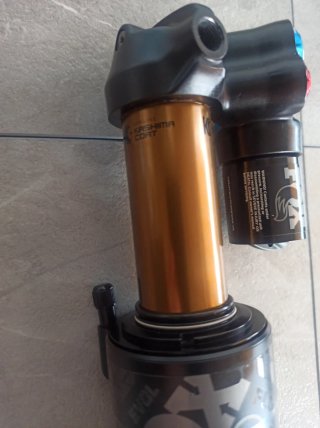 Amortiguador Fox Float X2.