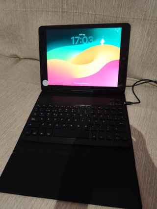 iPad 9ª Gen 64GB + Funda y Teclado