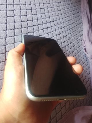 iPhone 11 con placa base rota