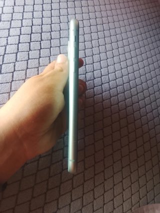 iPhone 11 con placa base rota