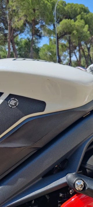 Triumph Street Triple 675 R 2014