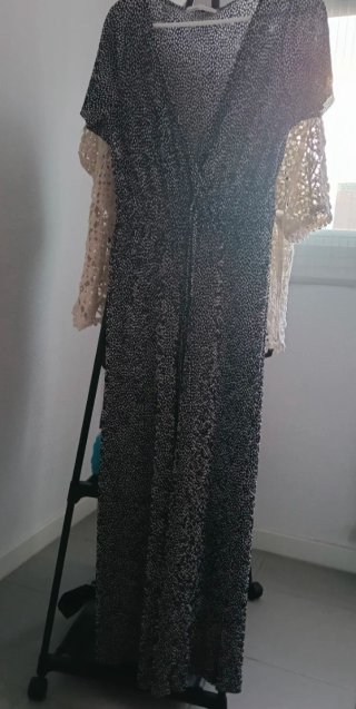Mono Pull&Bear negro lunares blanco talla M