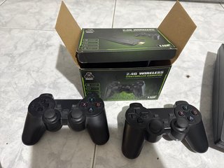 PS3 Slim Negra + 19 Juegos + 1 Mando