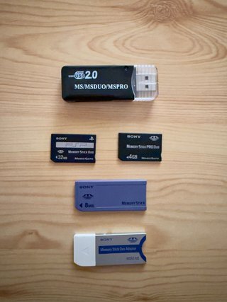 Lote Memory Stick Sony PSP + Lector USB