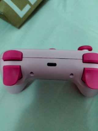 Controle Gamesir branco e rosa