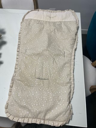 Colchoneta para silla de bebé con corazones