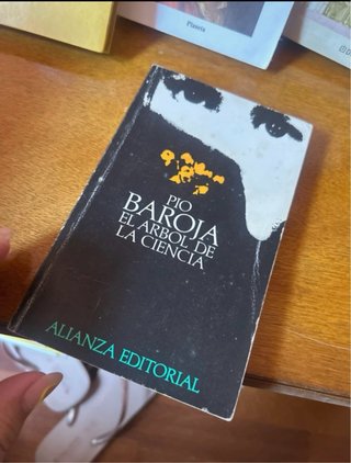 Lote 8 libros varios. (Títulos en descripción)