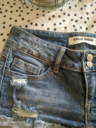 Pantalón corto Tally Weijl desgastado talla 32