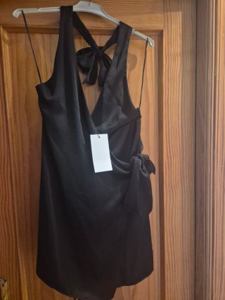 Vestido Halter Satinado Negro