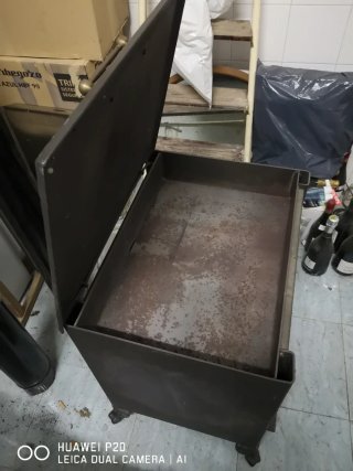 Estufa de leña hierro con puerta cristal
