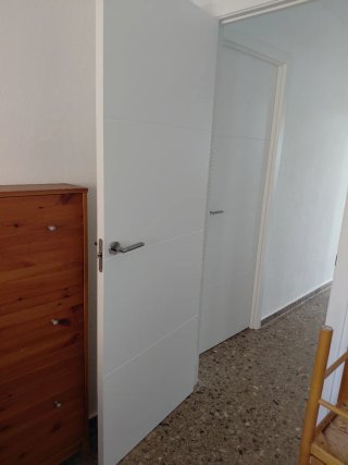 Instalación puertas, rodapiés y armarios