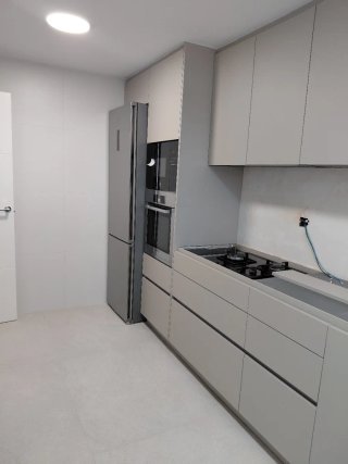 Instalación puertas, rodapiés y armarios
