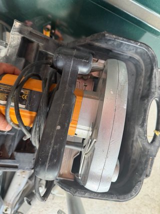 Sierra circular JCB para madera, sin disco