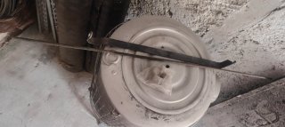 Estufa de leña metálica gris