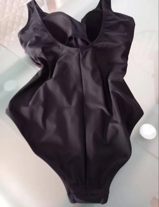 BAÑADOR T46 MUJER VENUS NEGRO/ORO EFECTO REDUCTOR