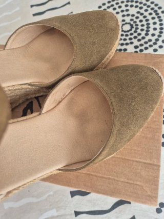Cuñas Art Nature Beige y Verde Talla 36
