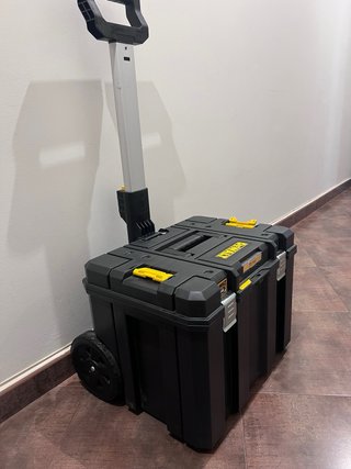 Caja de herramientas Dewalt con ruedas