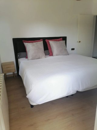 Cama 2m x 1.8m x 33 cm + base + topper