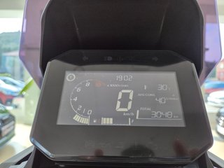 Honda ADV 350A Negra