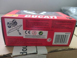 Modellino Ducati 748 Maisto Giallo 1:18