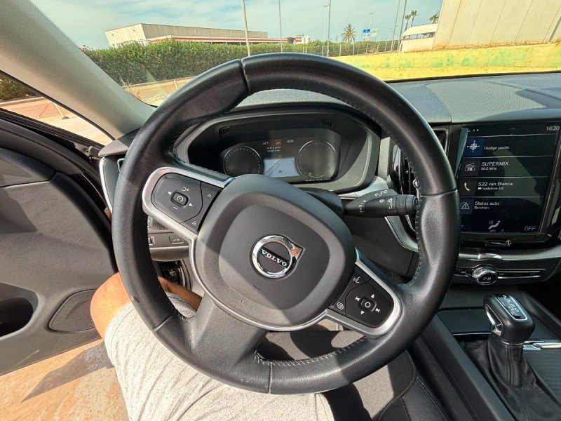 Volvo XC60 2.0 D4 Momentum AWD Aut. 2020, foto 7