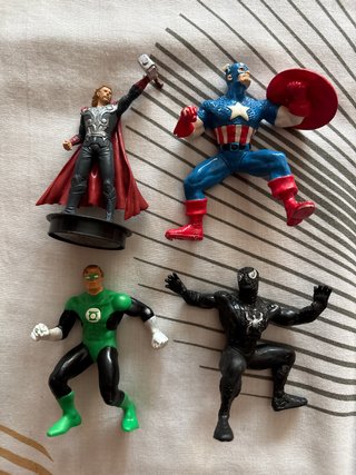 Pack 4 Figuras Marvel y DC