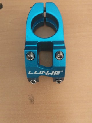 Potencia de bici azul LUNJE T6-CNC